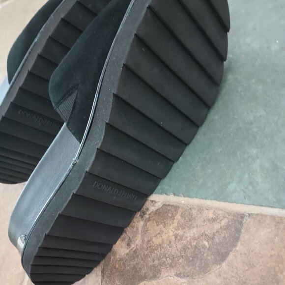 Donald J. Pliner Flats Sandals - Picture 6 of 7